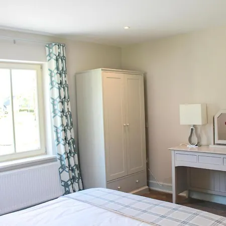 Casa vacanze 4 Bedroom With Wheelchair Accessible Bathroom 2km From *